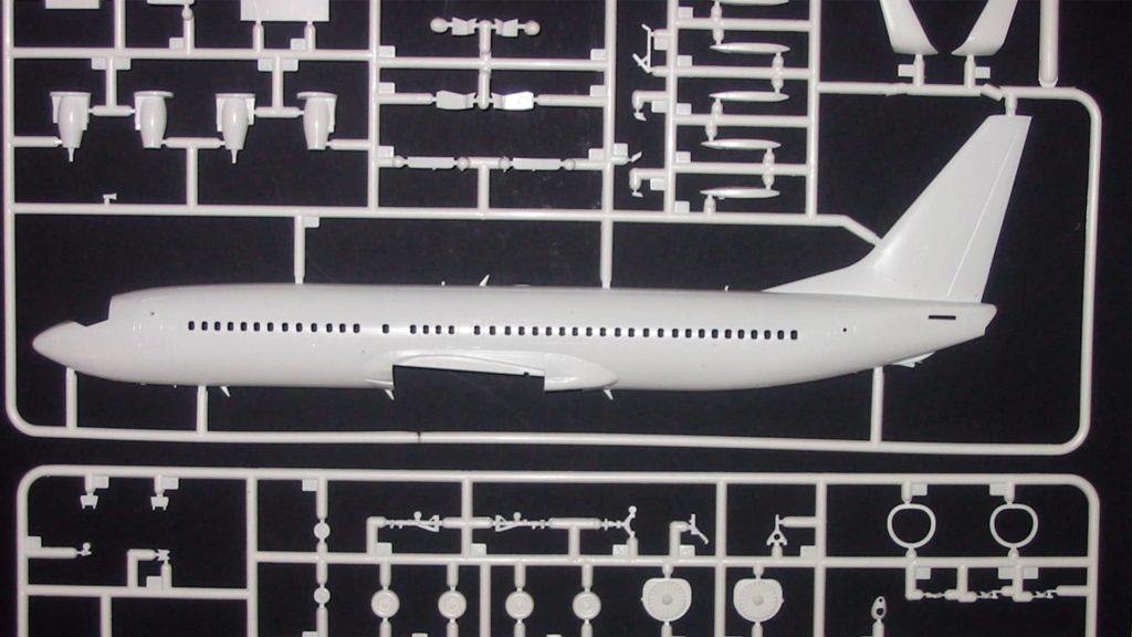 Model kit of a Boeing 737-800 airplane