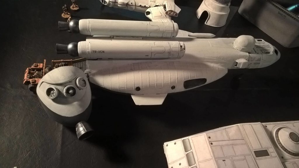 Model spaceship made unisg "kitbashing"